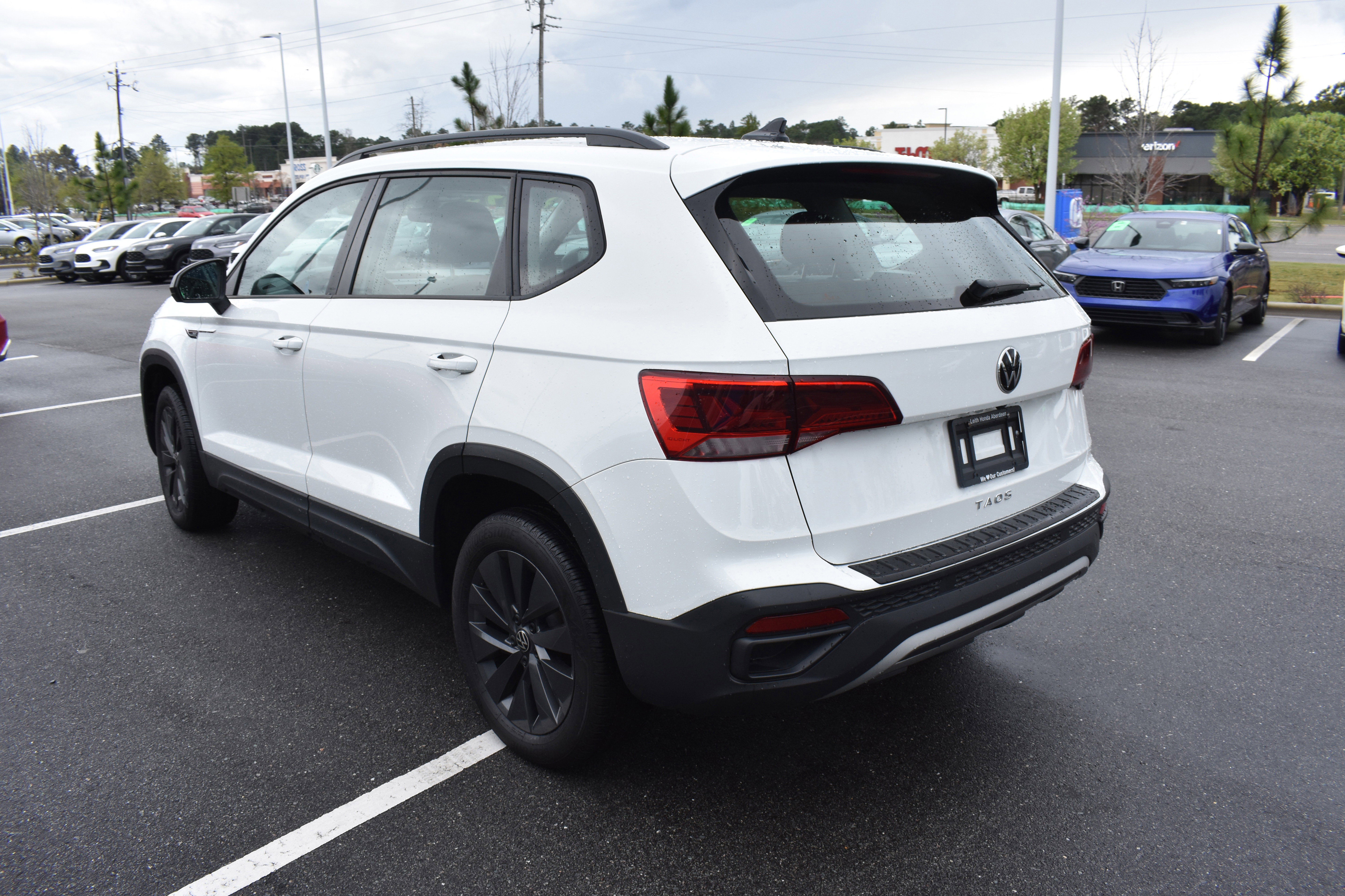 Used 2024 Volkswagen Taos S image 7