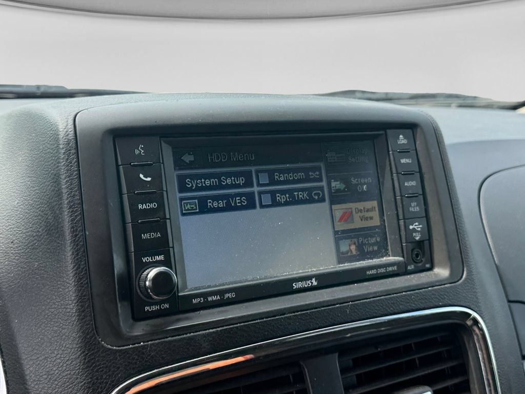 Used 2011 Dodge Grand Caravan Crew w/ Entertainment Group 1 FWD image 27
