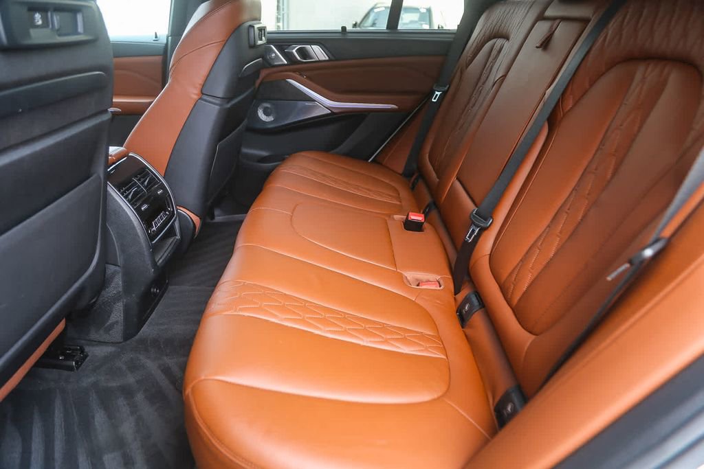 Used 2023 BMW X5 M50i image 15