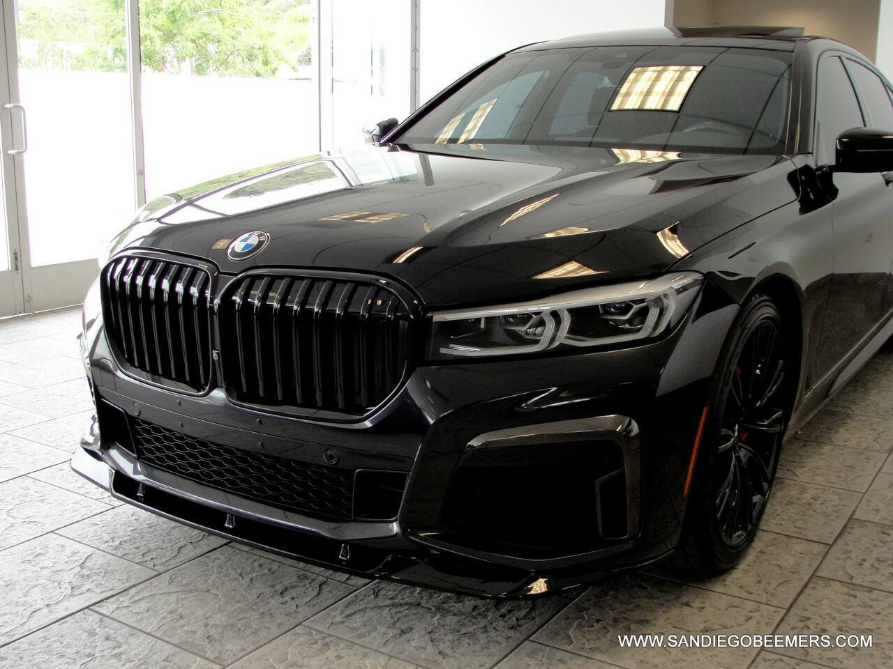 Used 2022 BMW 740i w/ M Sport Package image 23