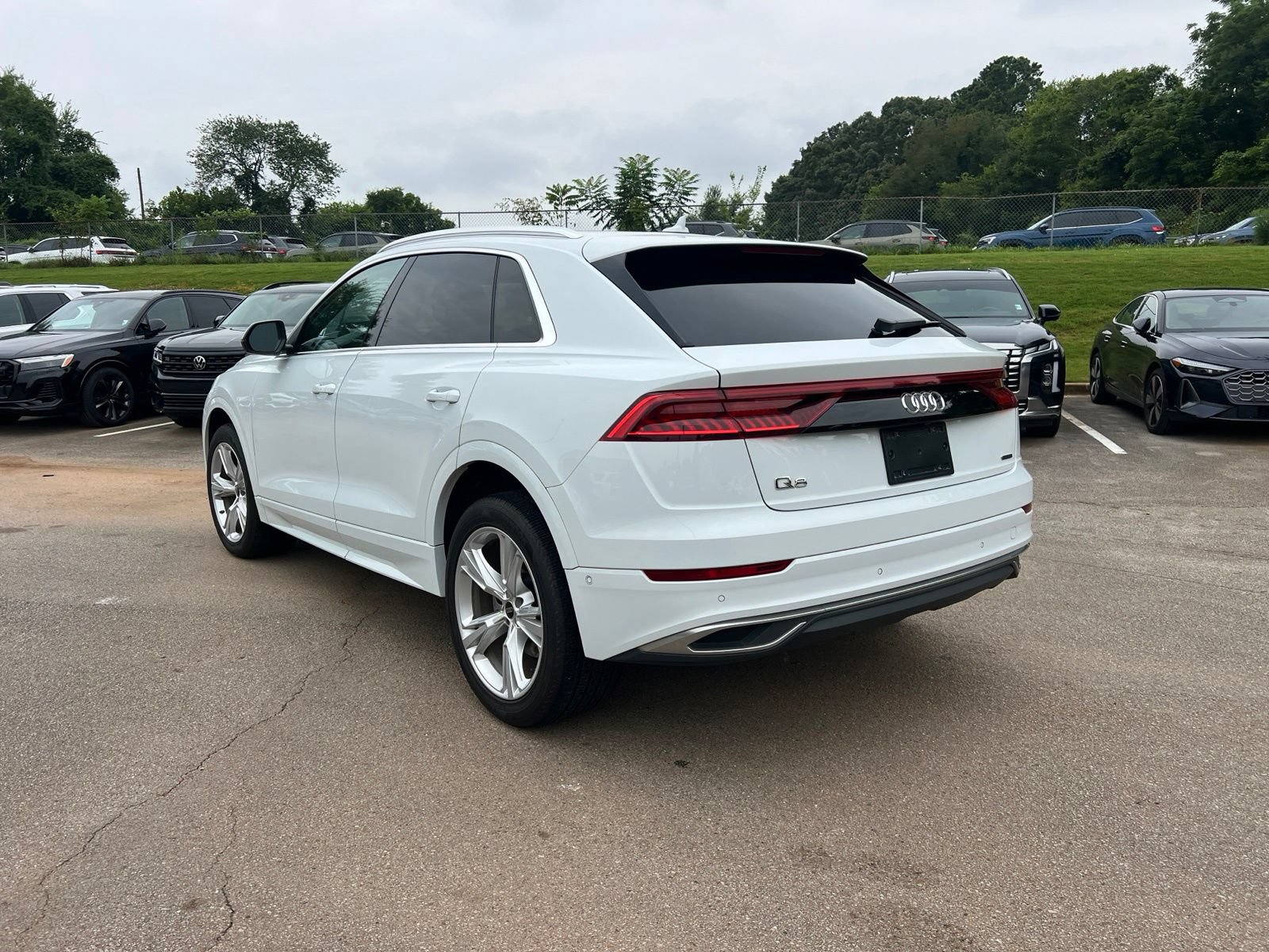 Used 2023 Audi Q8 Premium AWD/4WD image 9