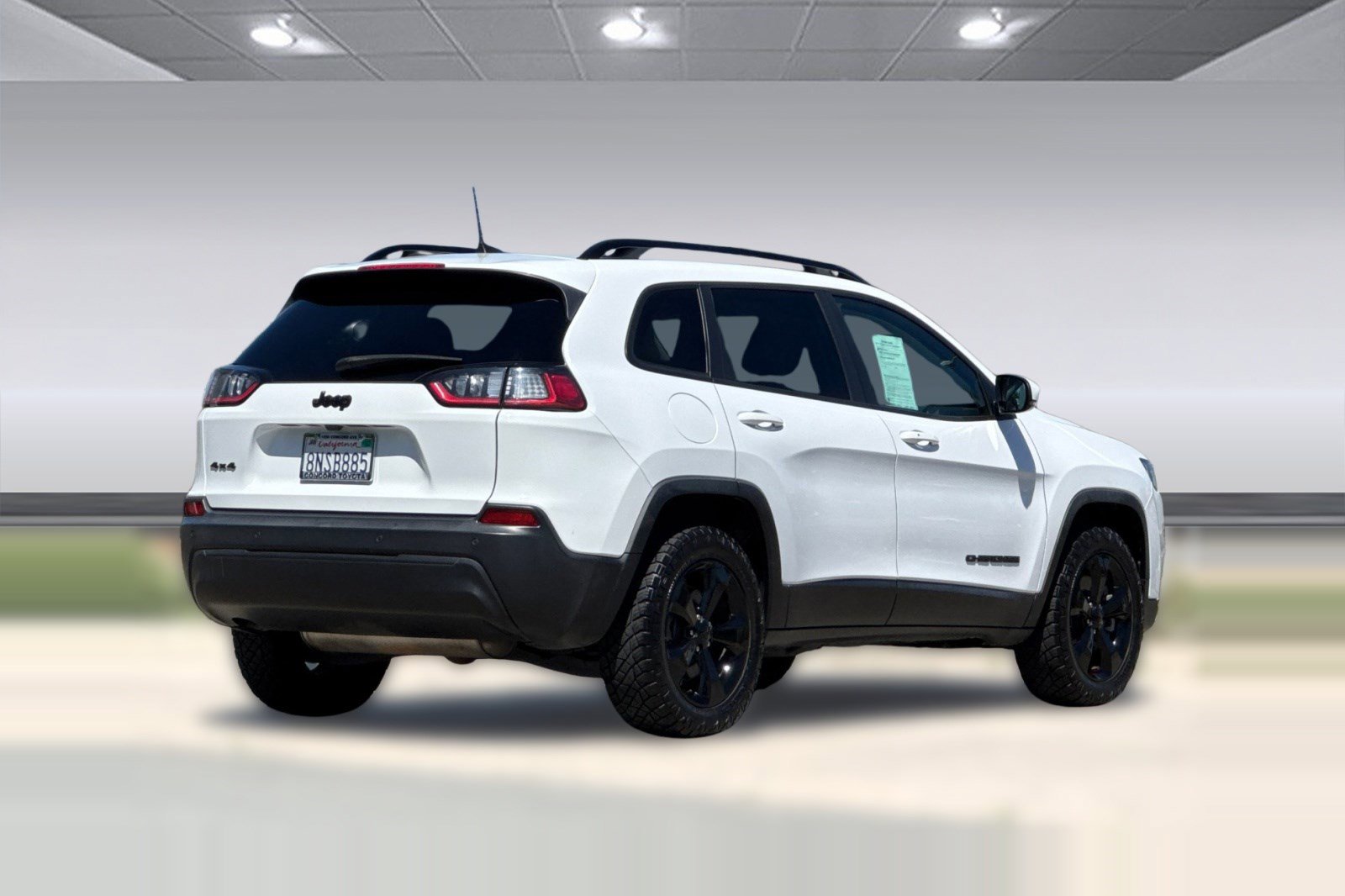 Used 2020 Jeep Cherokee Latitude Plus image 3