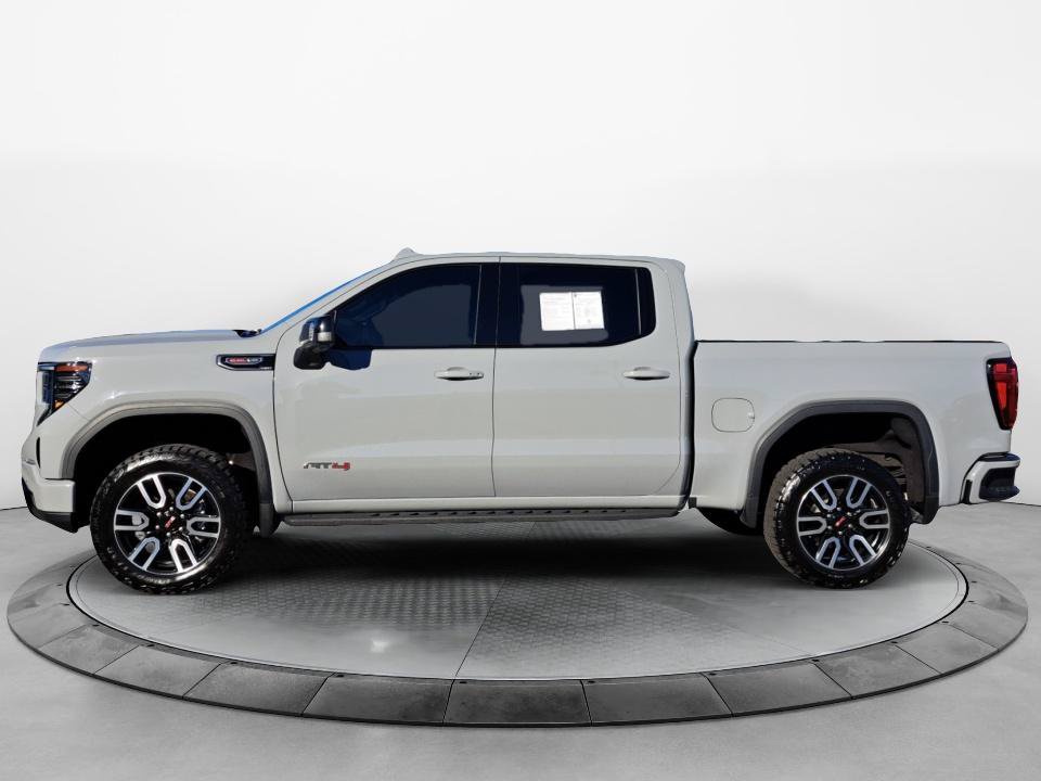 Used 2024 GMC Sierra 1500 AT4 w/ Technology Package AWD/4WD image 4