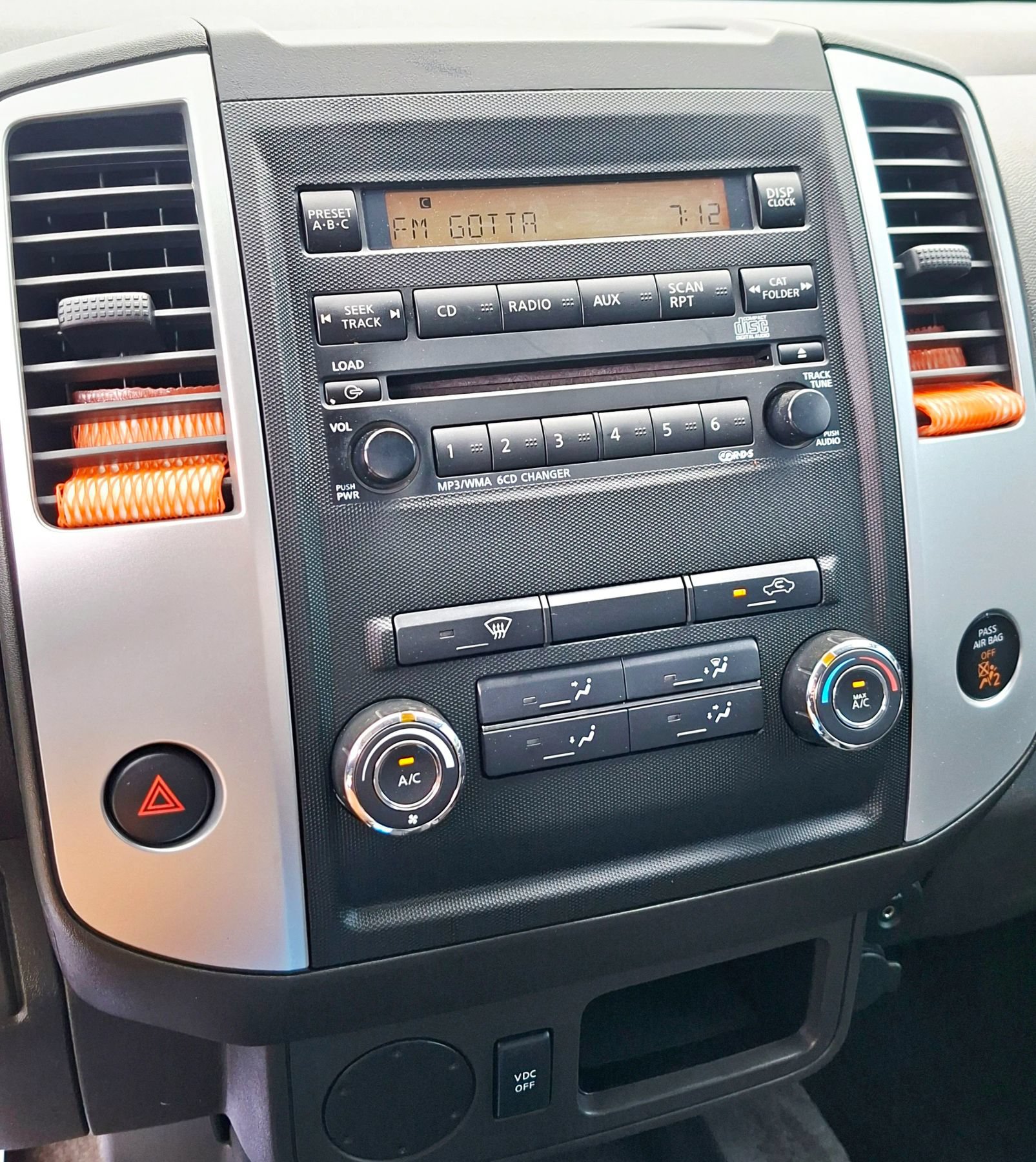 Used 2011 Nissan Frontier SV w/ SV Premium Utility Pkg RWD image 18