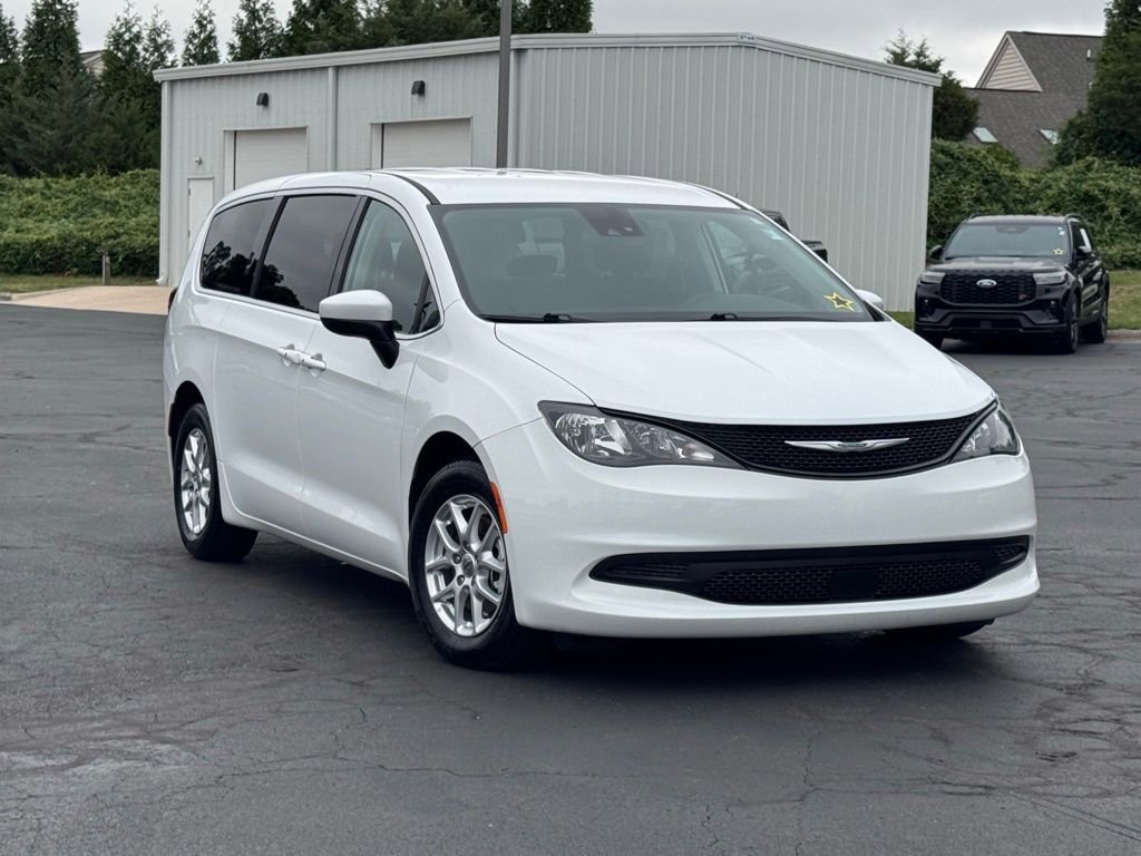 Used 2023 Chrysler Voyager LX FWD video 1