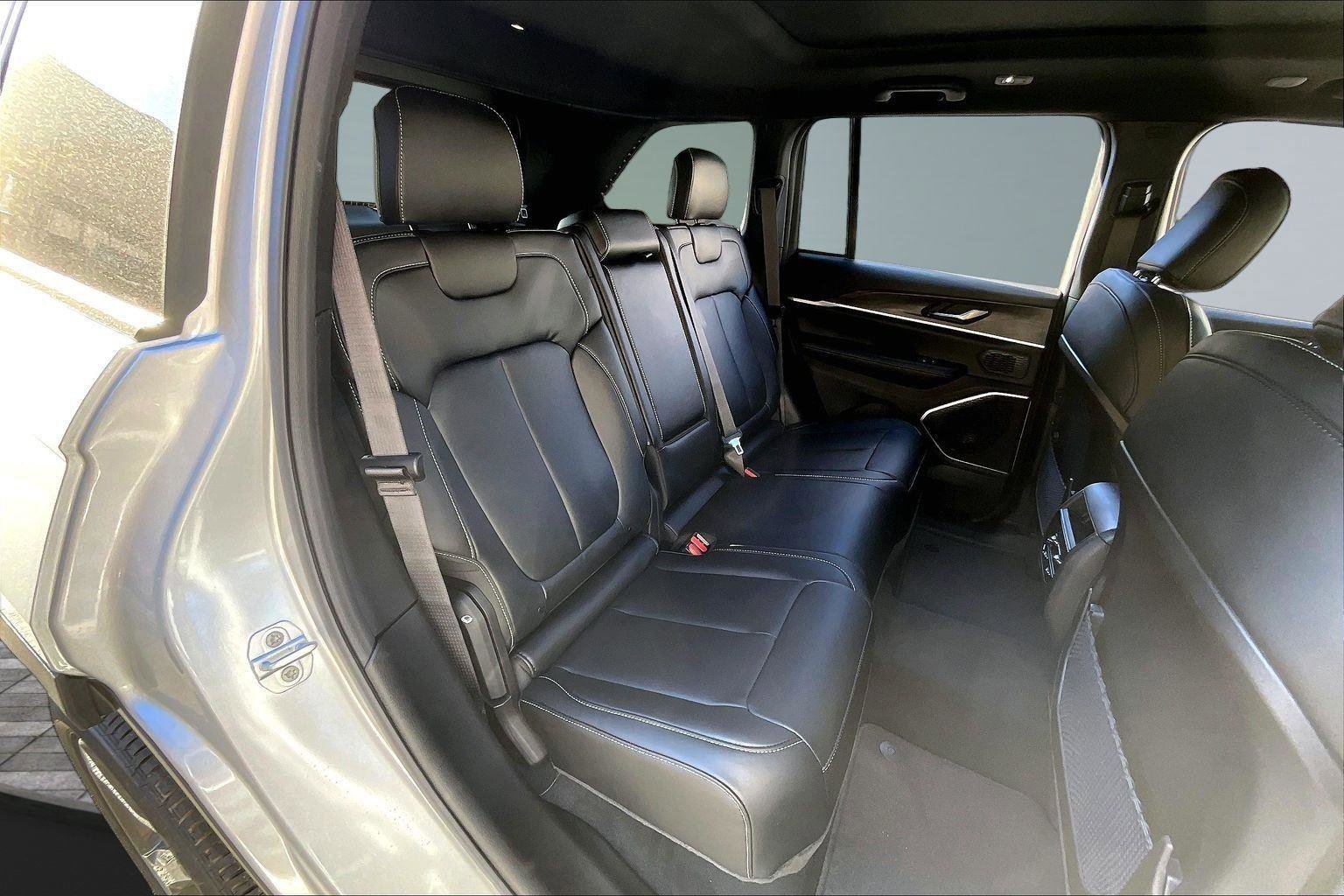 New 2026 Jeep Grand Cherokee Limited image 10