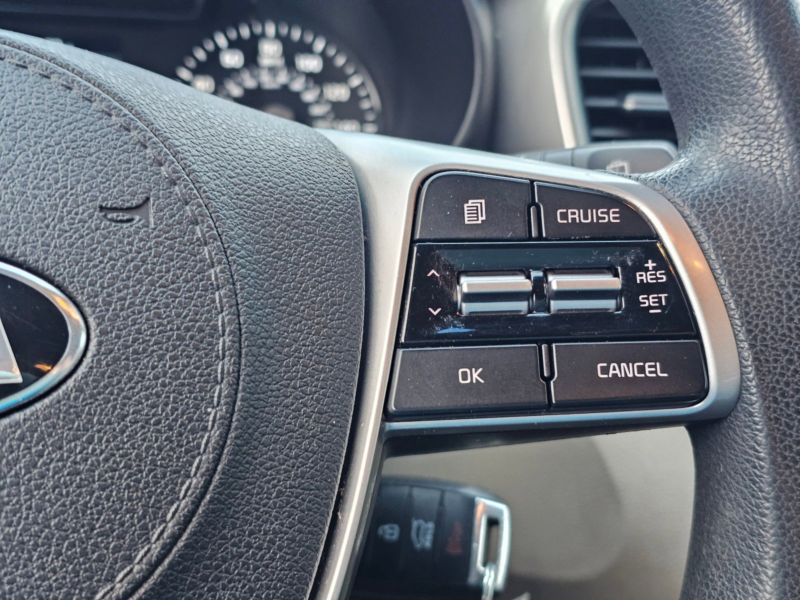 Used 2020 Kia Sorento LX image 29