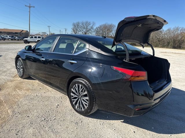 Used 2025 Nissan Altima 2.5 SV image 3