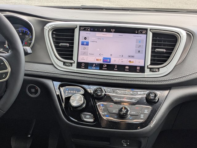 New 2026 Chrysler Pacifica Select FWD image 18
