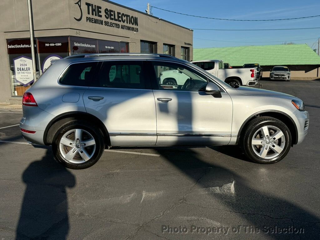 Used 2014 Volkswagen Touareg TDI image 18