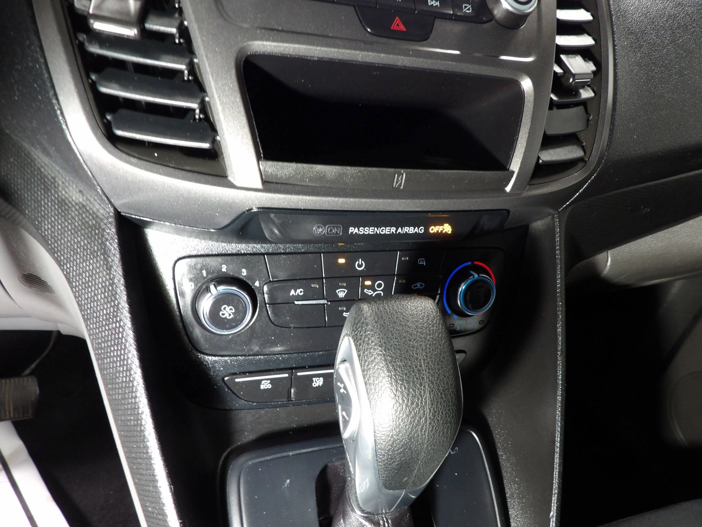 Used 2019 Ford Transit Connect XLT image 16