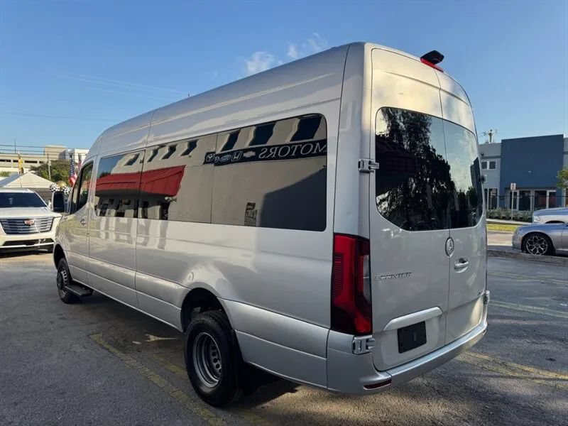 Used 2023 Mercedes-Benz Sprinter 3500 image 9