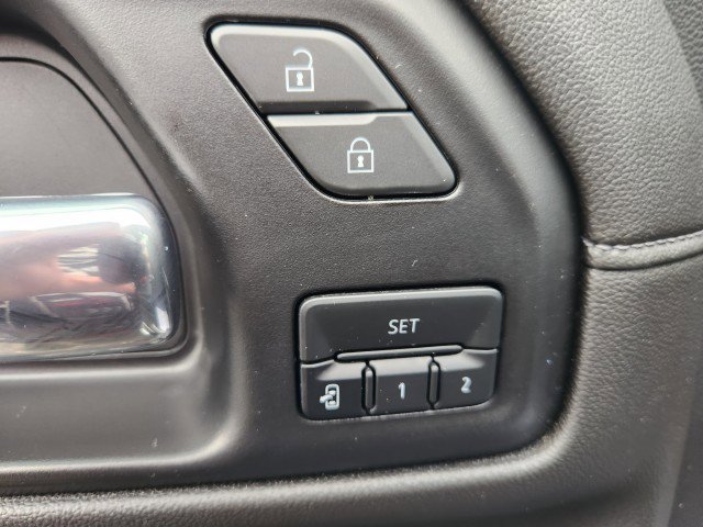 Used 2022 Chevrolet Silverado 1500 High Country image 37