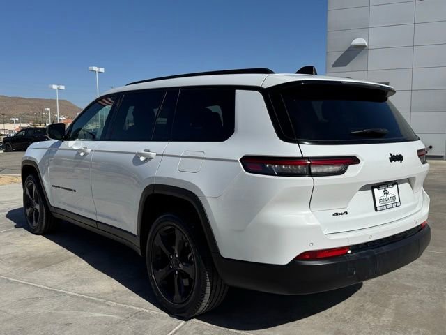 Used 2023 Jeep Grand Cherokee L Laredo image 5