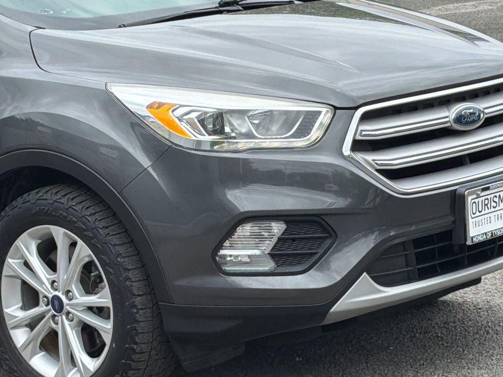 Used 2018 Ford Escape SEL AWD/4WD image 2
