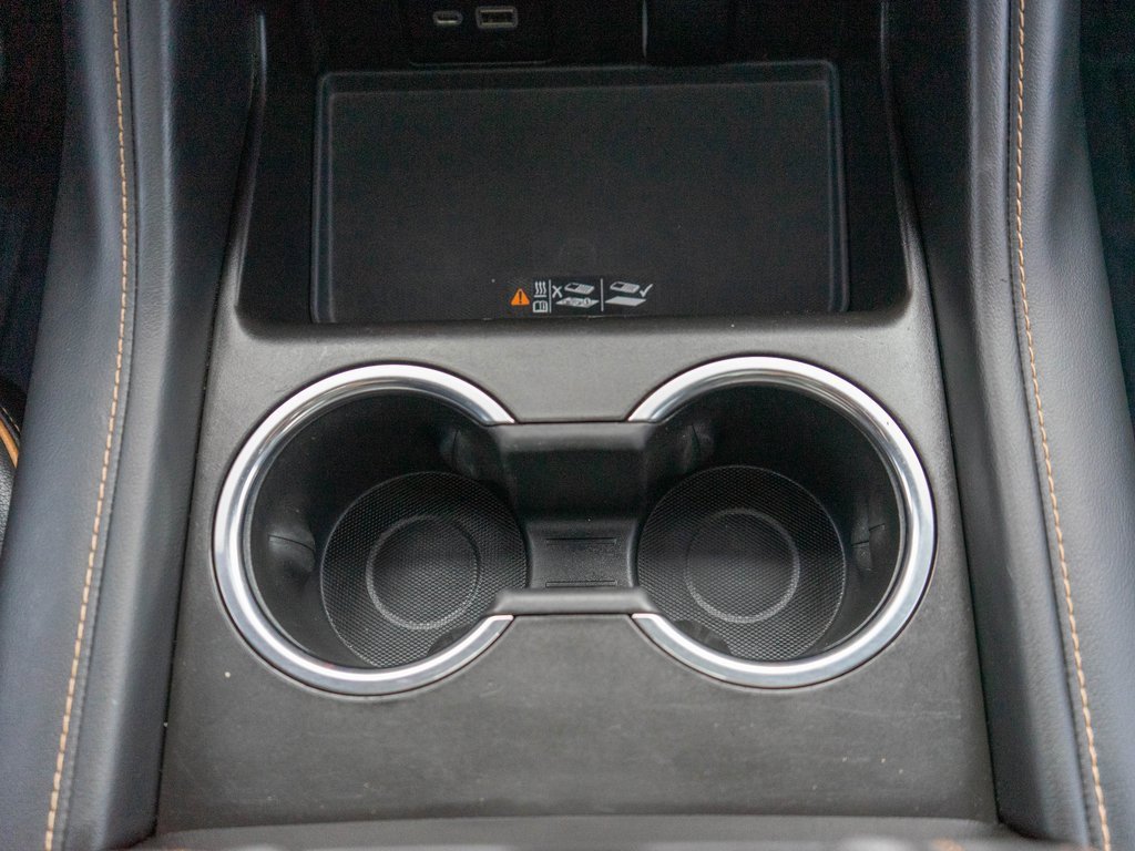 Used 2022 GMC Yukon AT4 w/ Technology Package image 31