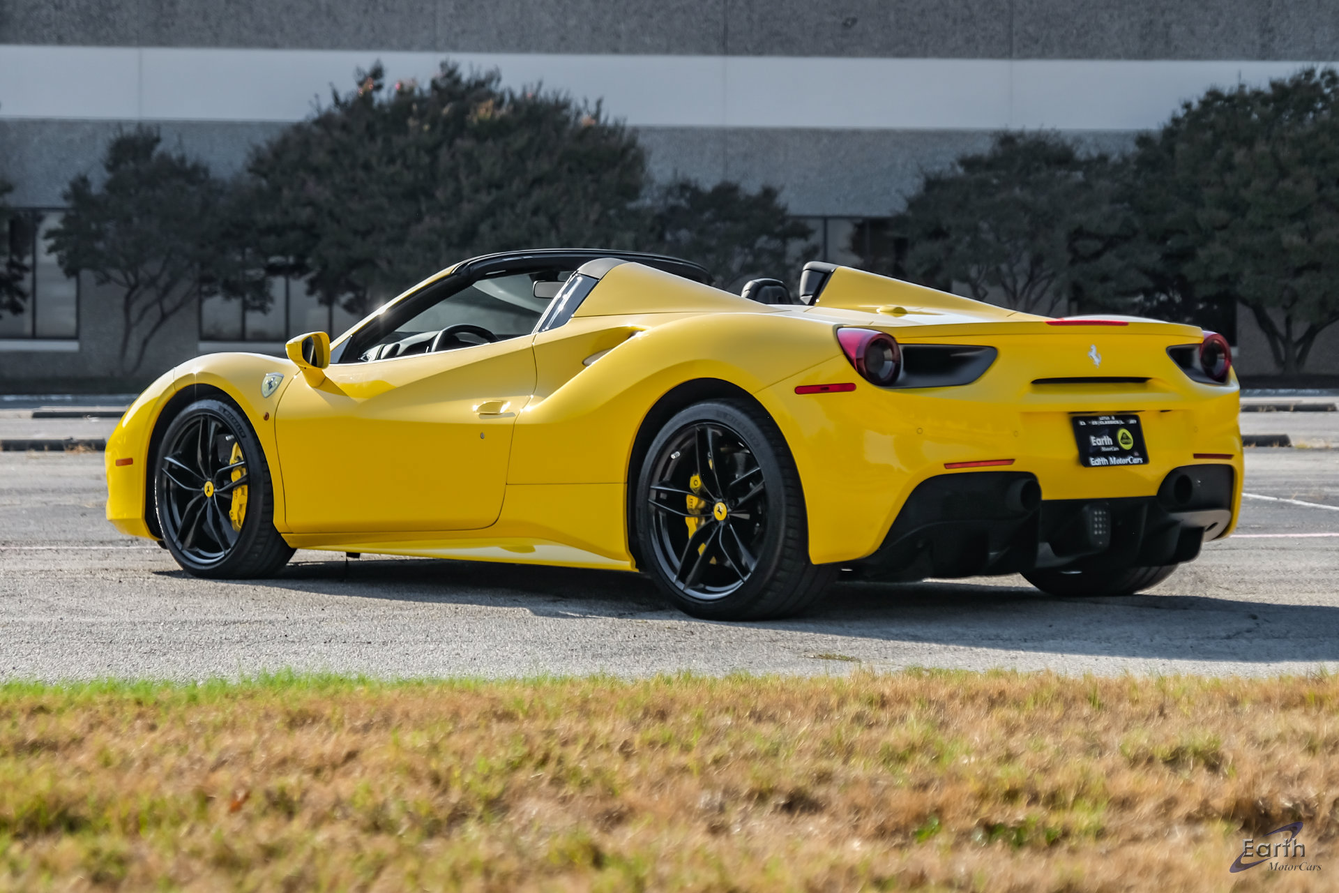 Used 2018 Ferrari 488 Spider RWD image 14