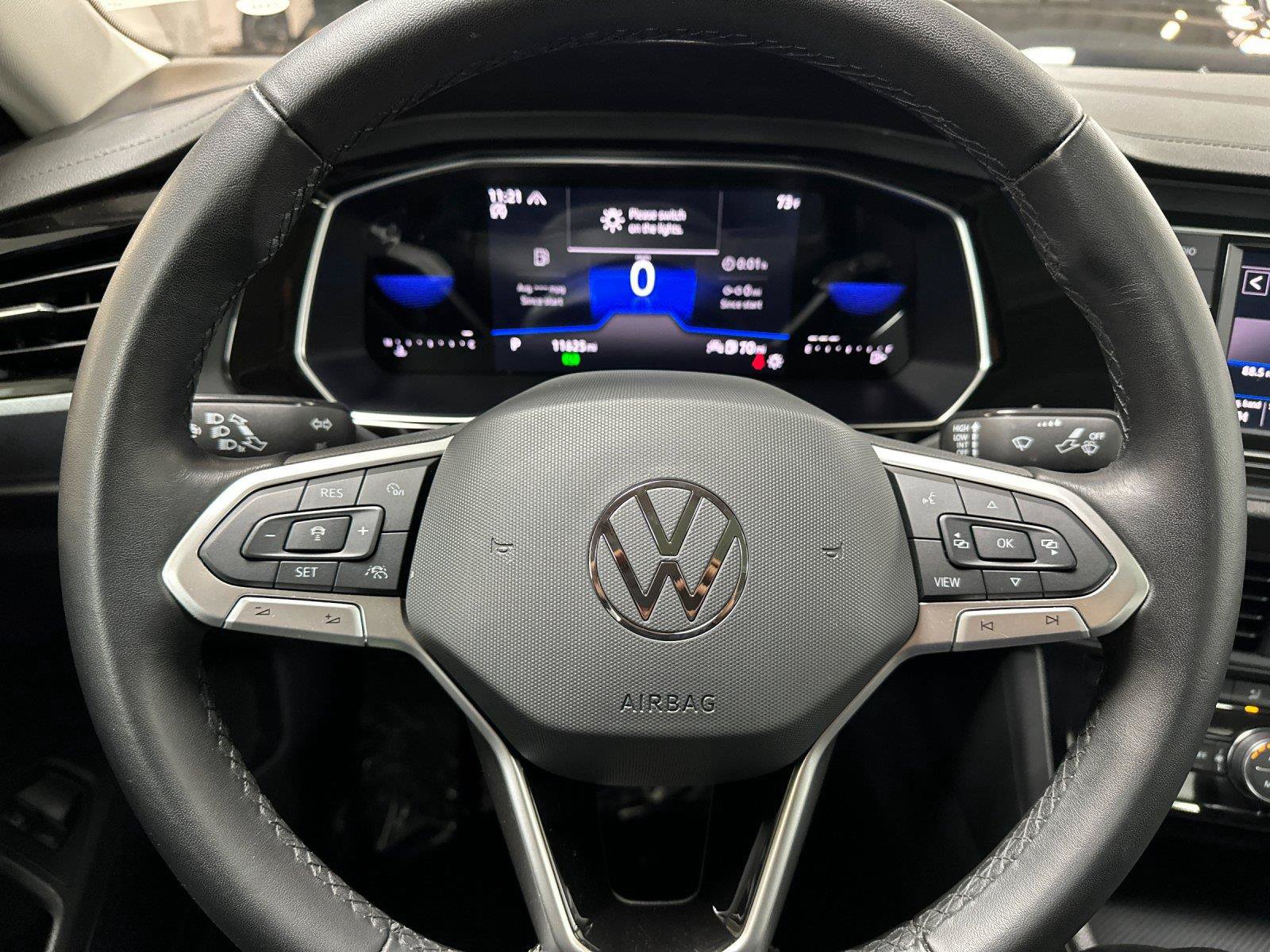 Used 2023 Volkswagen Jetta SE w/ Panoramic Sunroof Package FWD image 21