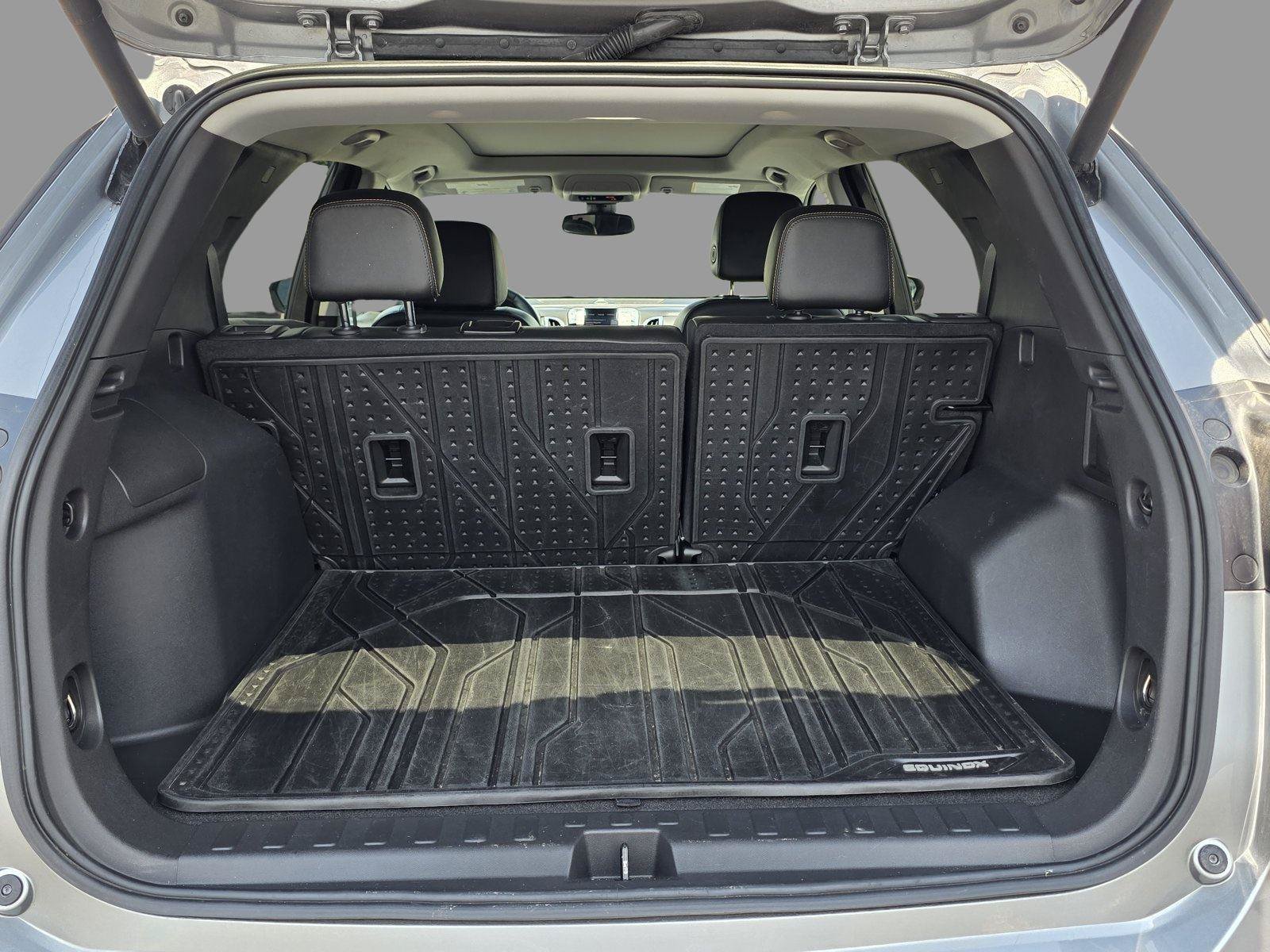 Used 2023 Chevrolet Equinox Premier AWD/4WD image 28