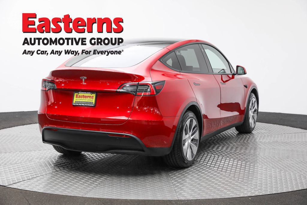 Used 2021 Tesla Model Y Standard Range image 5