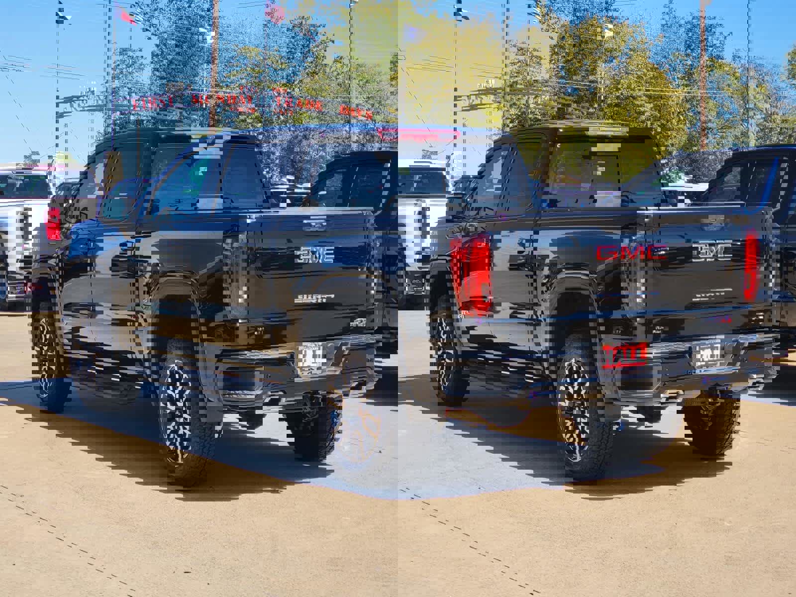 New 2026 GMC Sierra 1500 AT4 w/ AT4 Premium Package image 4