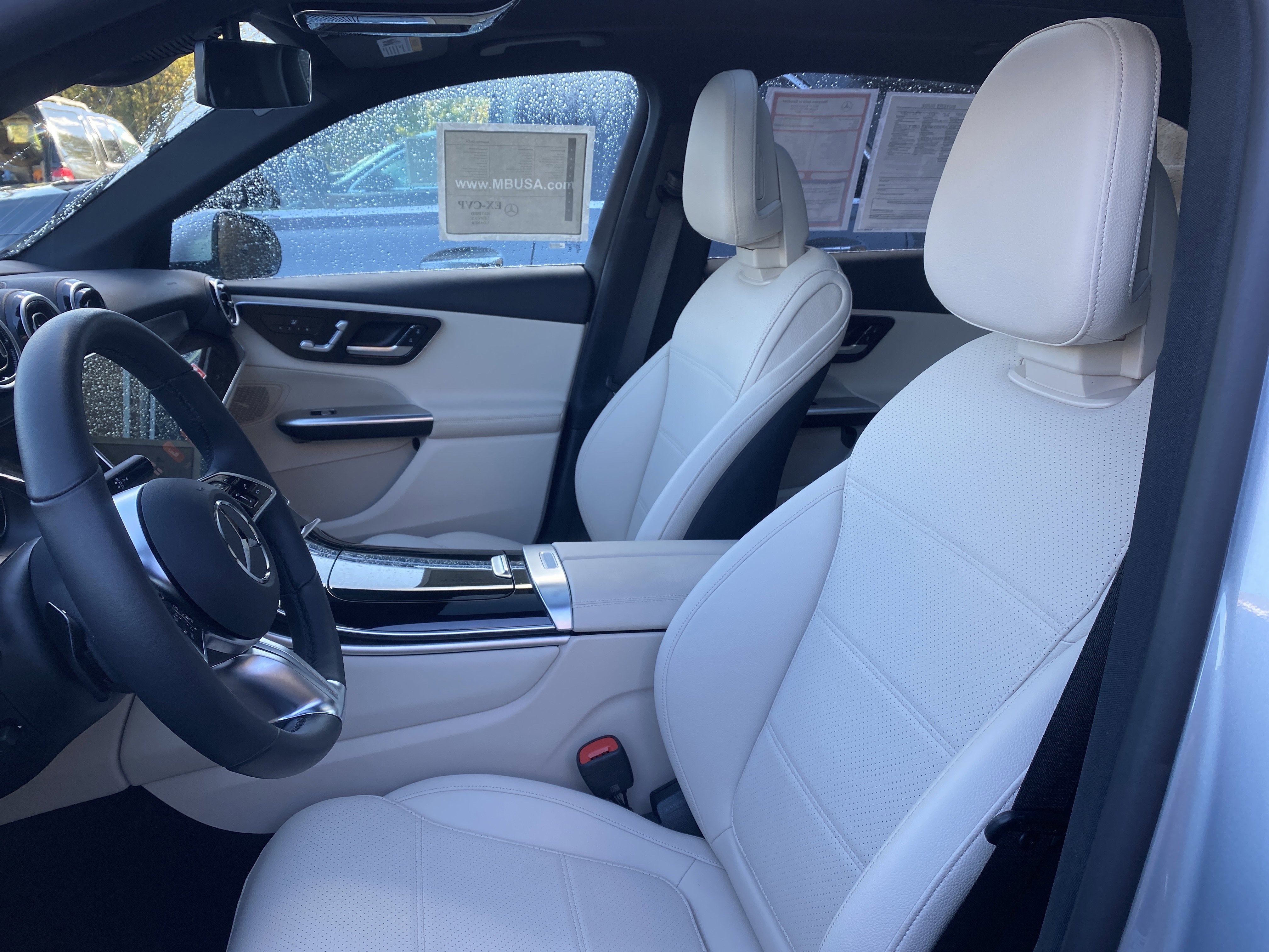 Used 2025 Mercedes-Benz GLC 300 4MATIC image 7