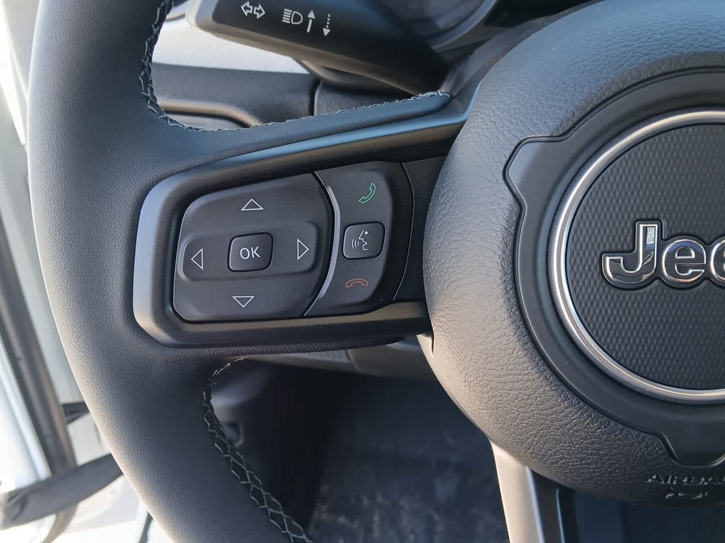Used 2025 Jeep Wrangler Unlimited Sport AWD/4WD image 27
