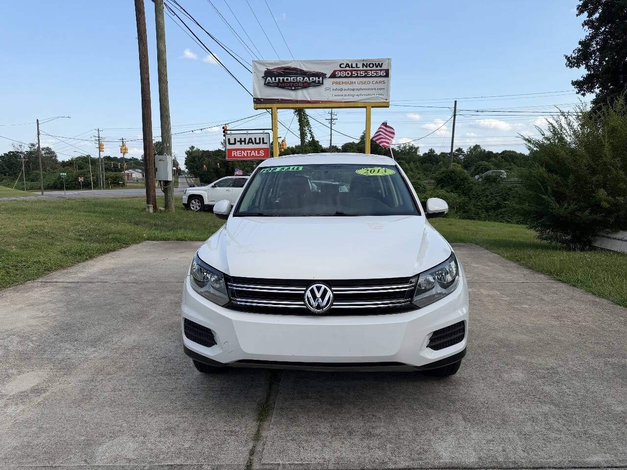 Used 2013 Volkswagen Tiguan S FWD image 2