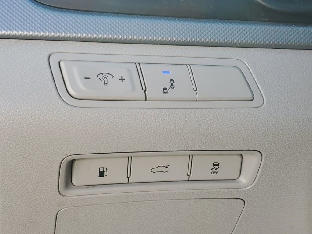 Used 2018 Hyundai Sonata SEL w/ Cargo Package image 16