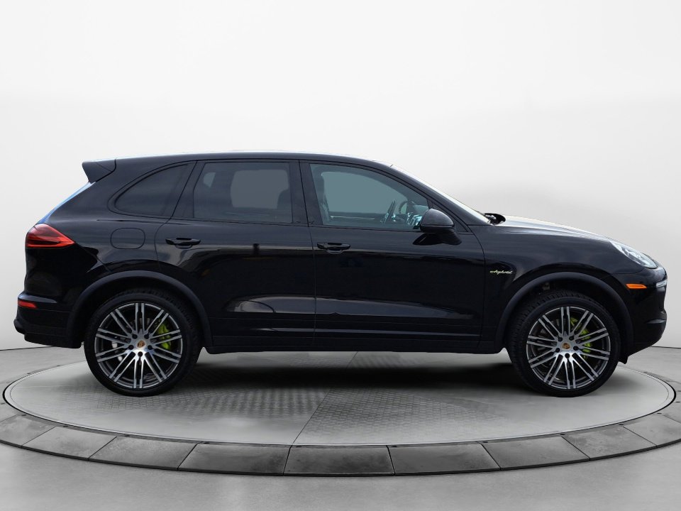 Used 2015 Porsche Cayenne S w/ Premium Package AWD/4WD image 8