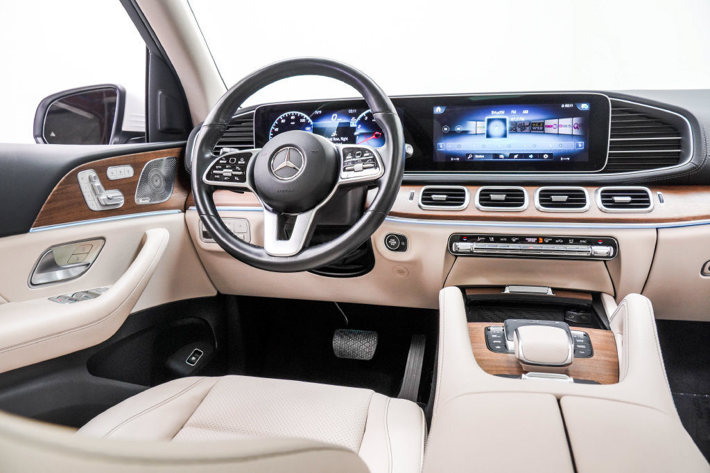 Used 2023 Mercedes-Benz GLS 450 4MATIC image 26