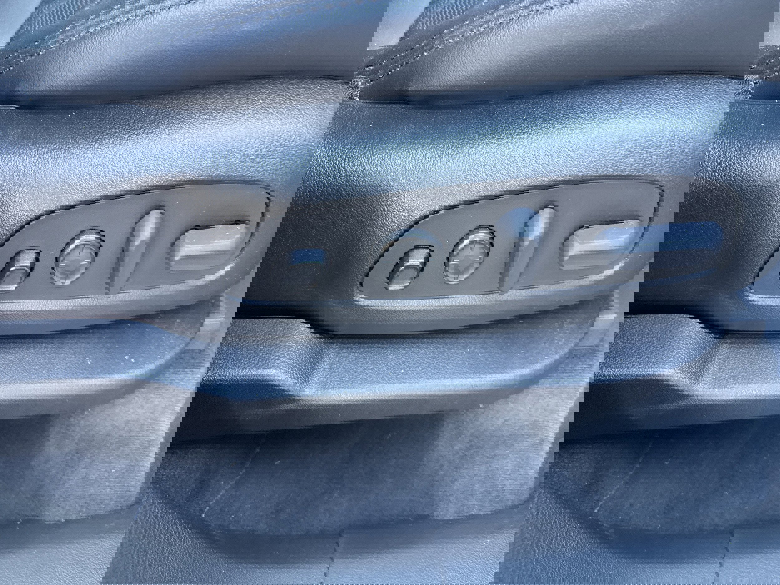 Used 2023 Buick Enclave Avenir w/ Avenir Technology Package image 21