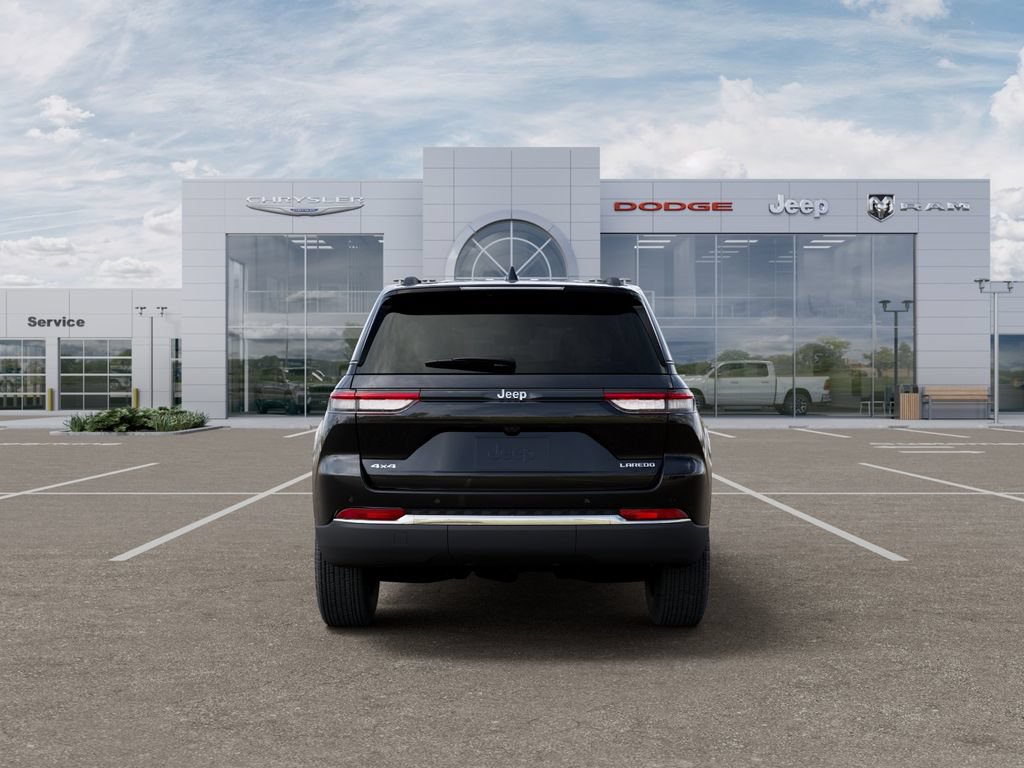 New 2026 Jeep Grand Cherokee Laredo w/ Trailer Tow Package AWD/4WD image 7