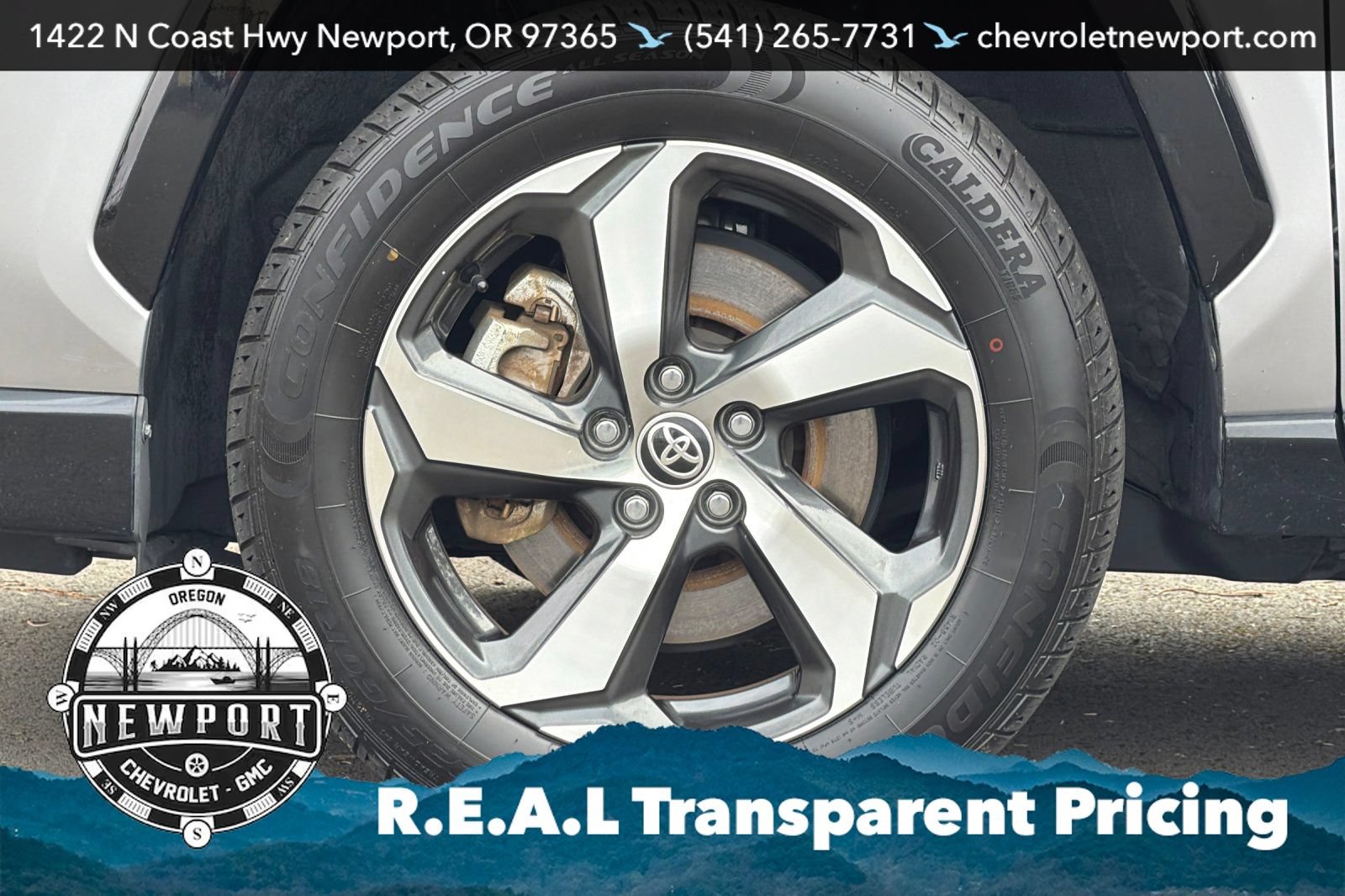 Used 2022 Toyota RAV4 SE w/ Weather & Moonroof Package AWD/4WD image 25