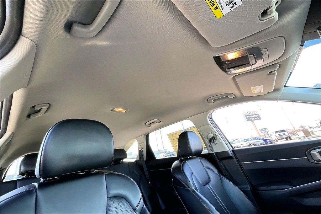 Used 2021 Kia Sorento S image 22