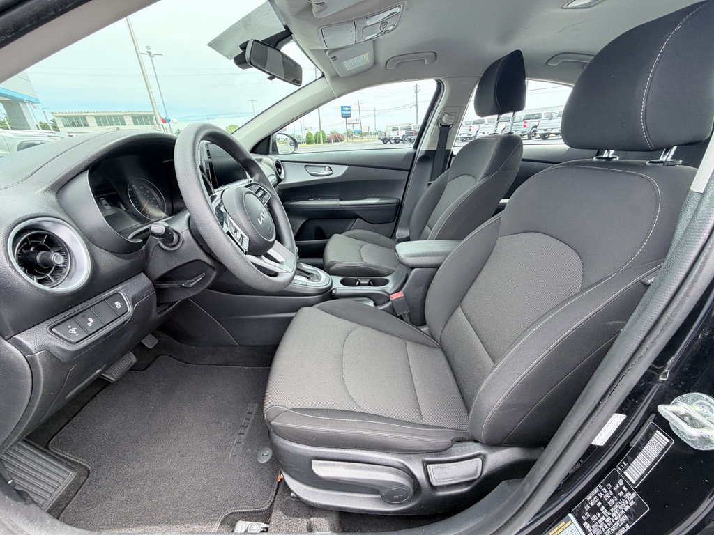 Used 2023 Kia Forte LXS w/ LXS Technology Package FWD image 20