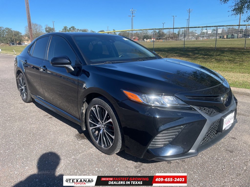 Used 2020 Toyota Camry SE video 1