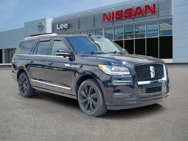 Used 2024 Lincoln Navigator L Reserve AWD/4WD image 1