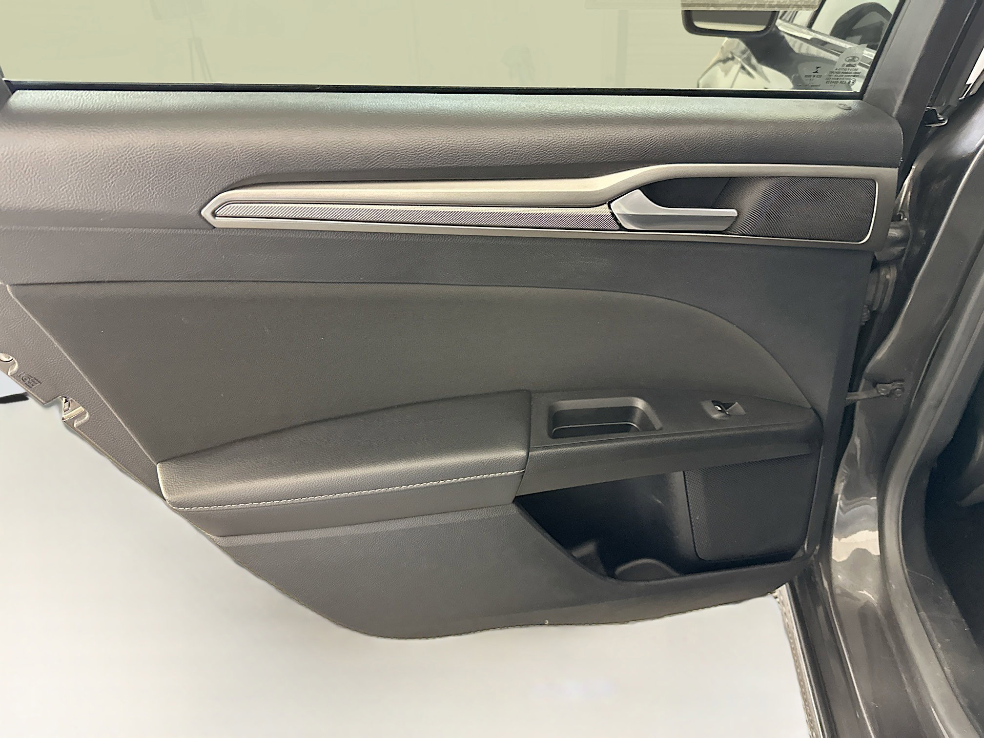 Used 2018 Ford Fusion SE image 26