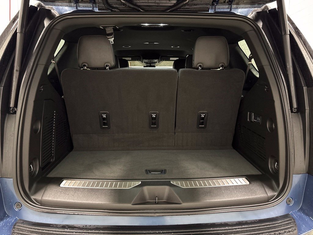 Used 2025 Chevrolet Tahoe High Country AWD/4WD image 35