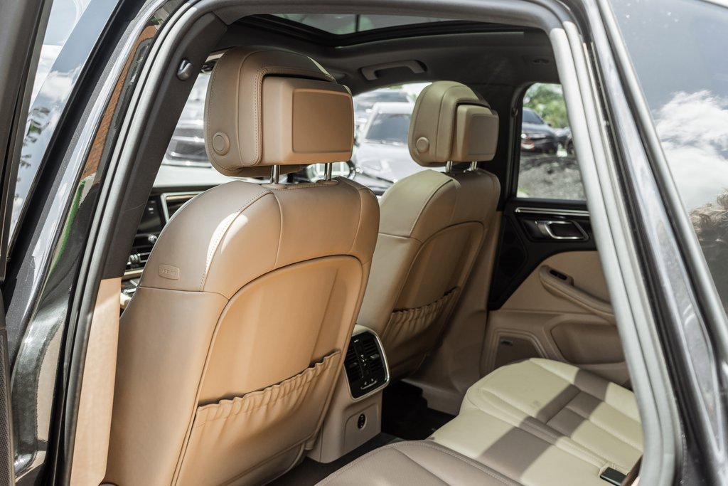 Used 2022 Porsche Macan image 31