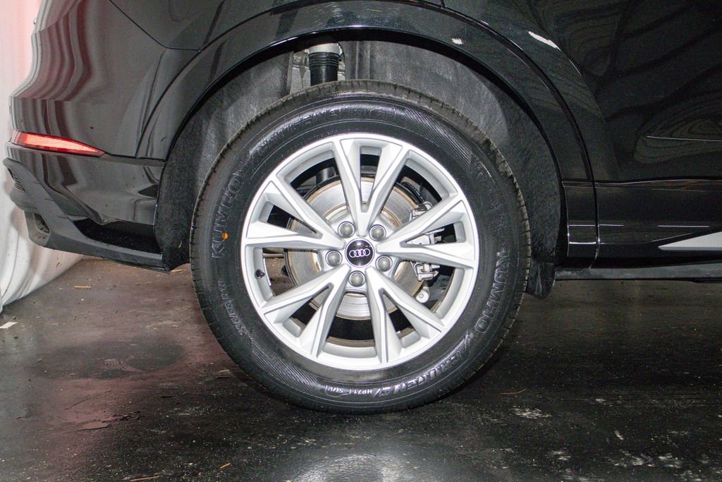 Used 2023 Audi Q3 2.0T Premium Plus w/ Premium Plus Package image 5