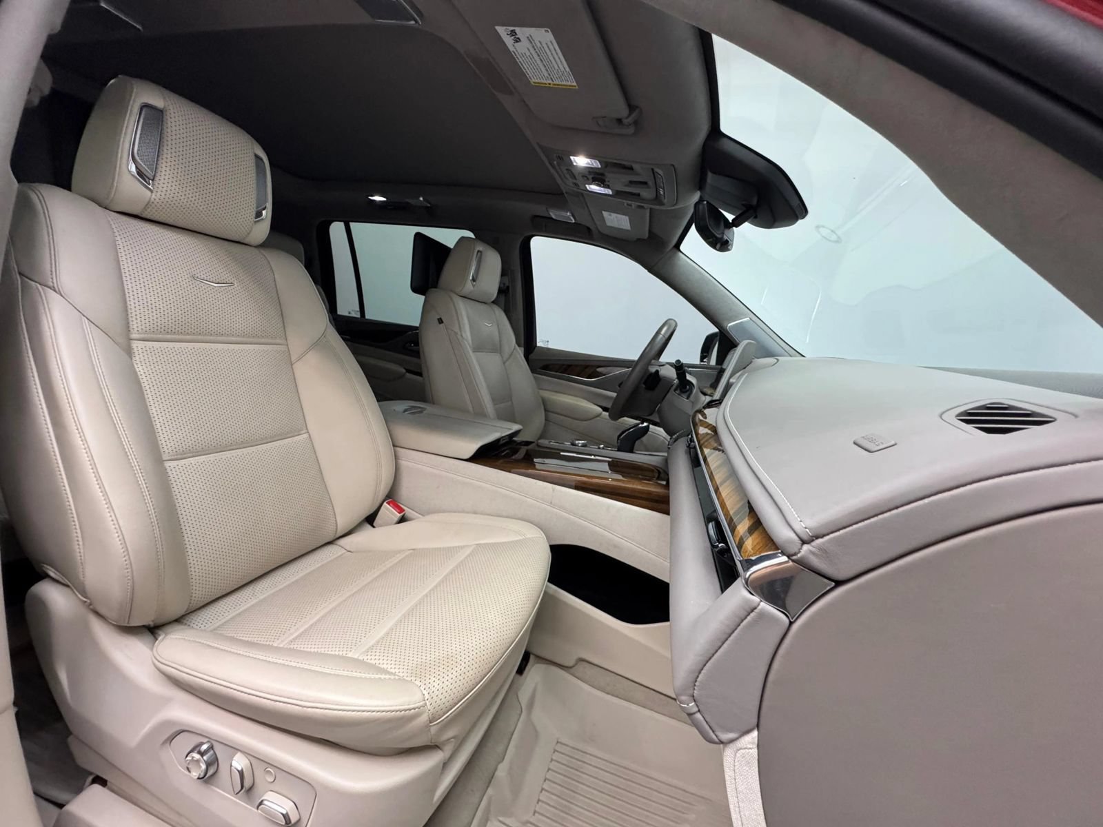 Used 2023 Cadillac Escalade ESV Sport Platinum w/ Heavy-Duty Trailer Package AWD/4WD image 19