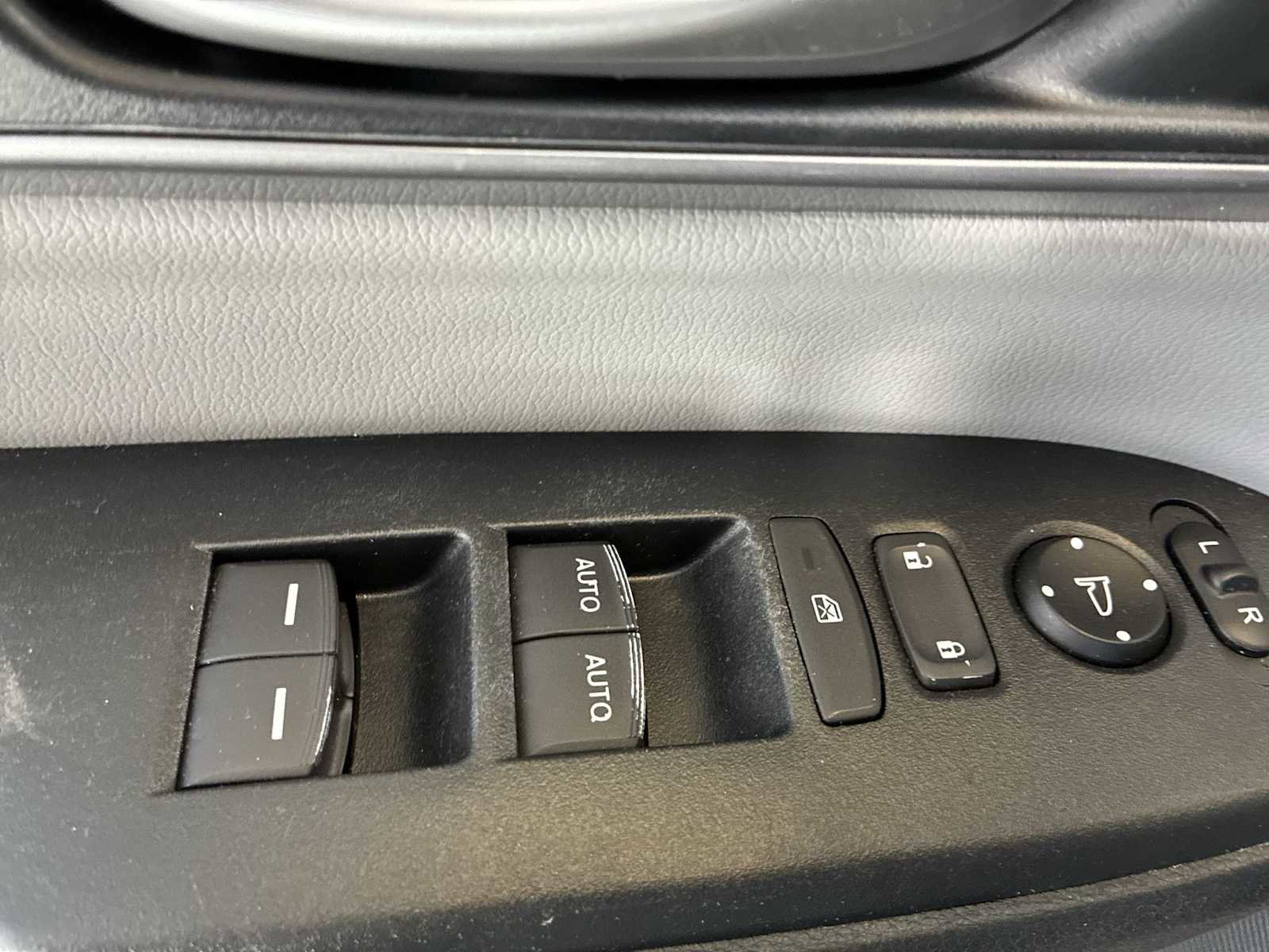 Used 2017 Honda CR-V EX-L image 15