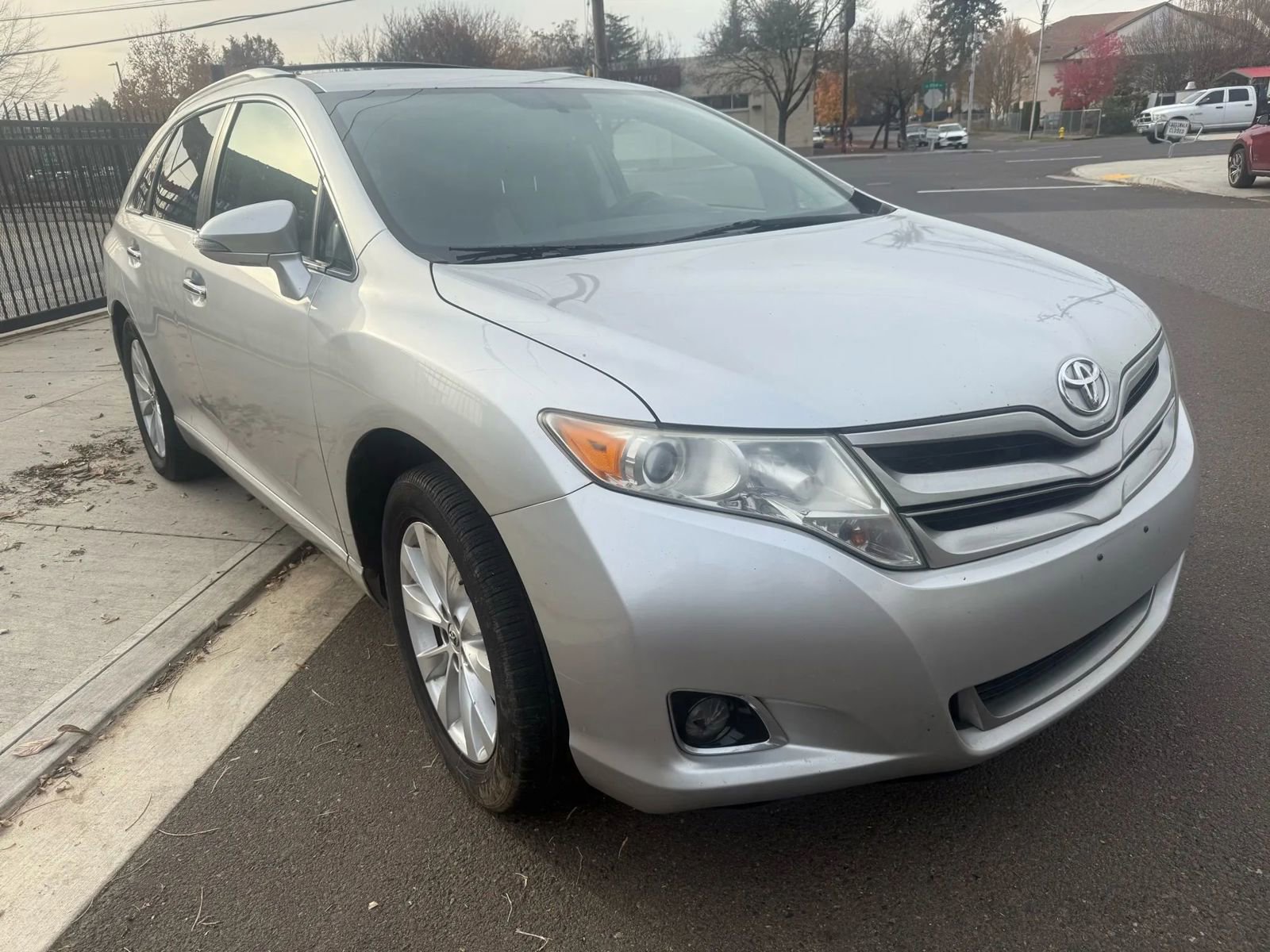 Used 2013 Toyota Venza XLE AWD/4WD image 2