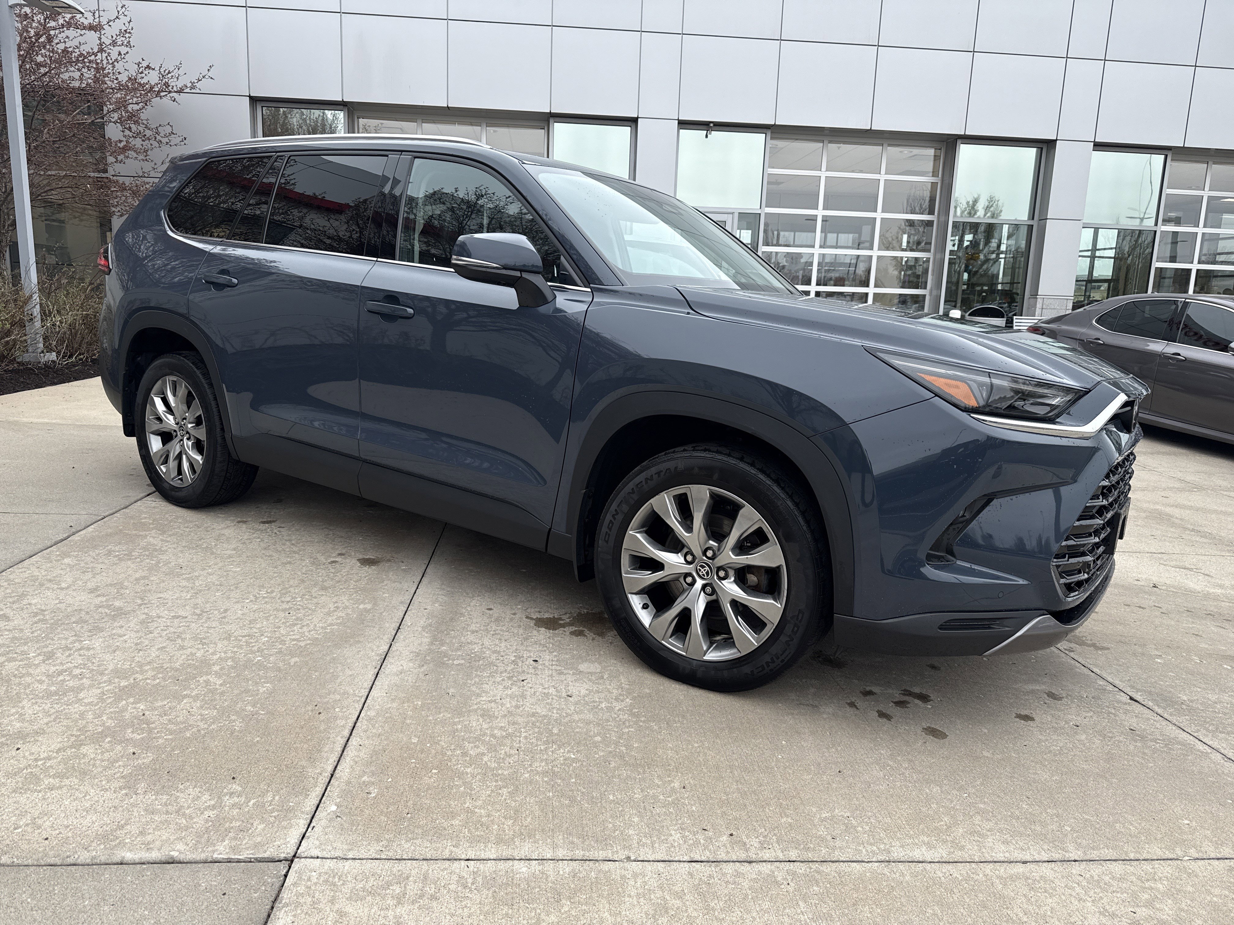 Used 2024 Toyota Grand Highlander AWD image 2