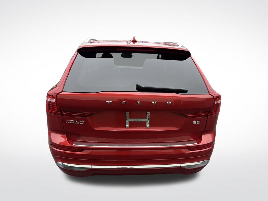 Used 2023 Volvo XC60 B5 Plus w/ Climate Package image 4