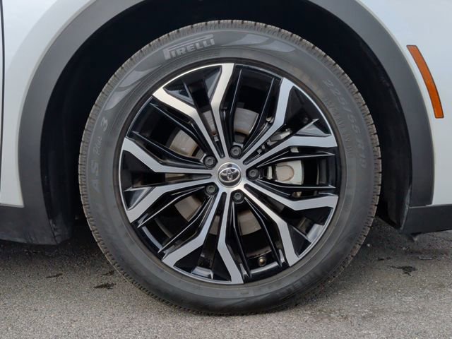 Certified 2023 Toyota Crown XLE image 9