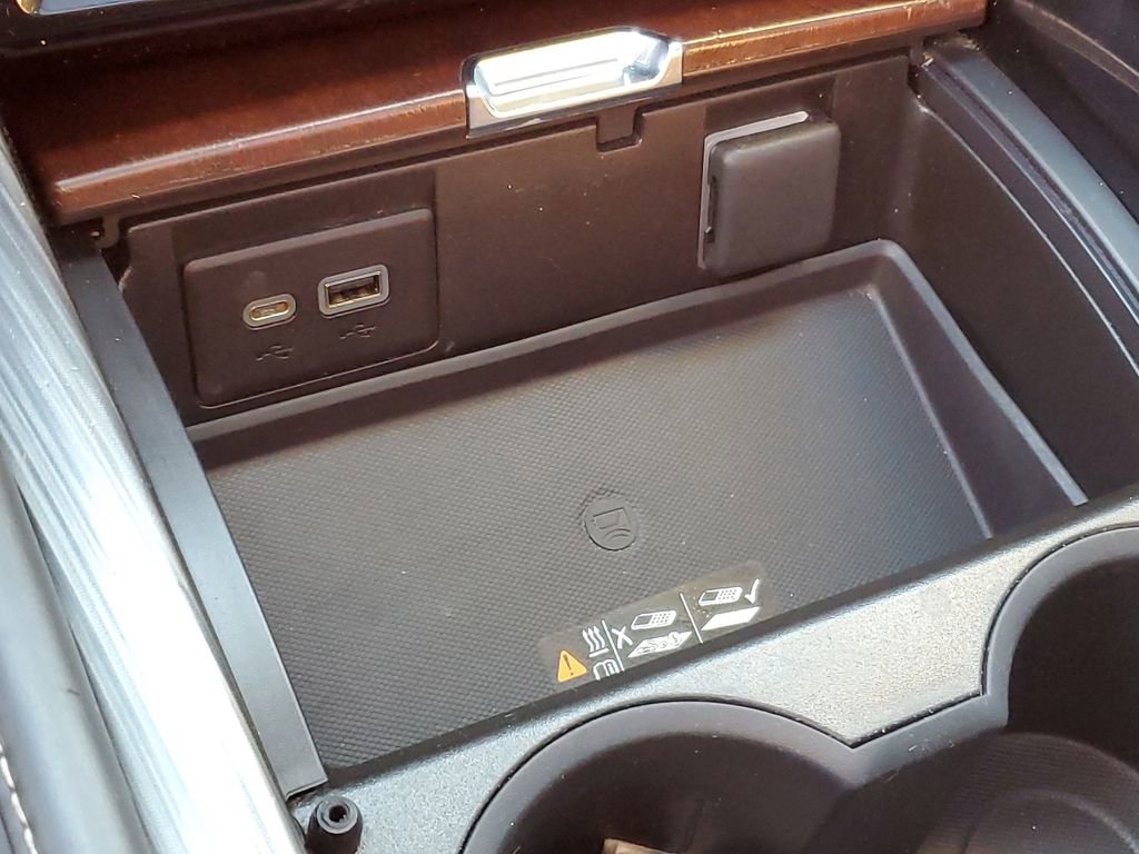 Used 2023 GMC Yukon Denali Ultimate image 23