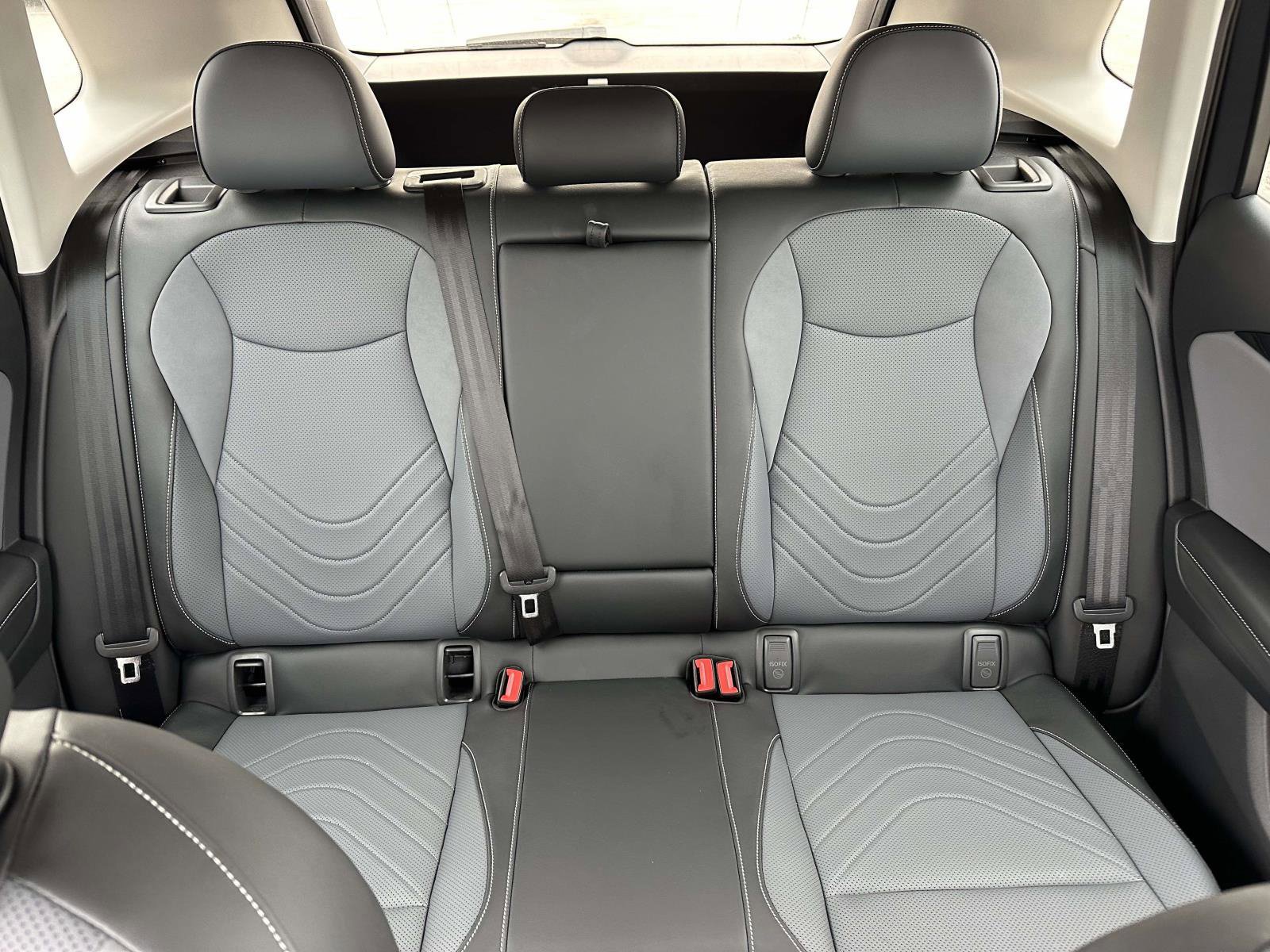 Certified 2025 Volkswagen Tiguan SE AWD/4WD image 14